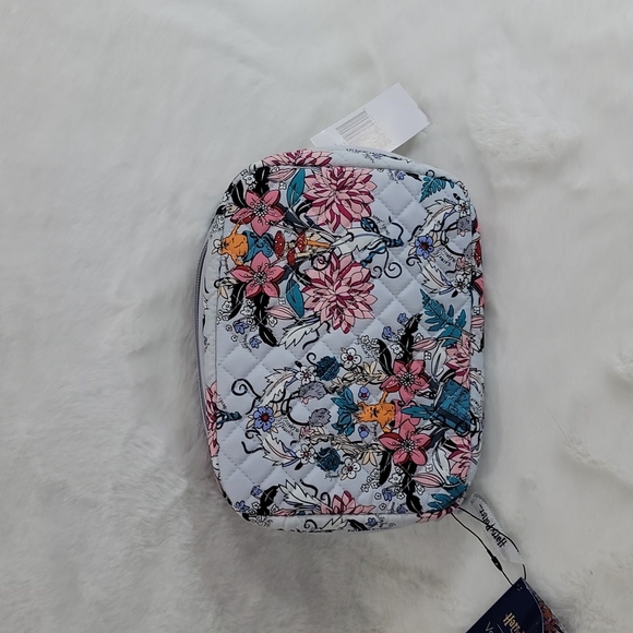 Vera Bradley Cord Organizer Herbology - Picture 3 of 5